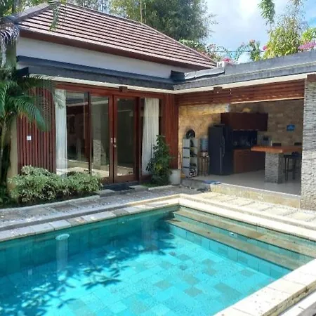 Charming Room In Shared Poolside Villa In Bingin