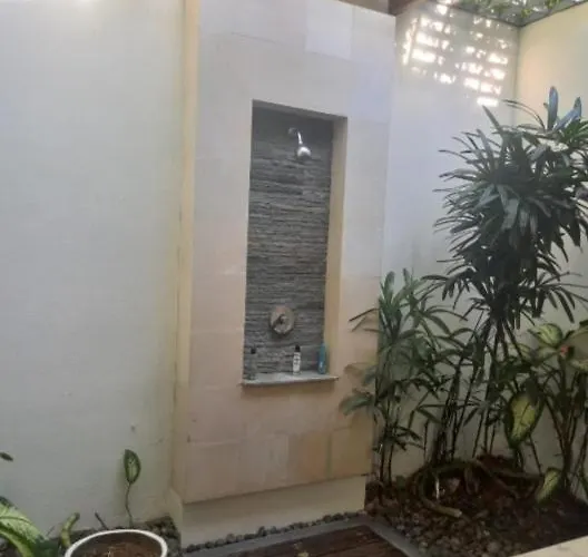 بيت ضيافة Charming In Shared Poolside In Bingin